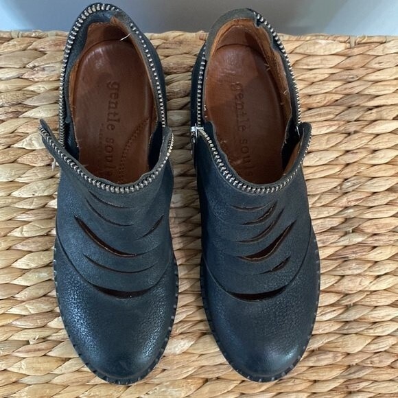 Kenneth Cole Gentle Souls Bailey Black Leather Cut Out Bootie Grunge Streetwear - Picture 3 of 14